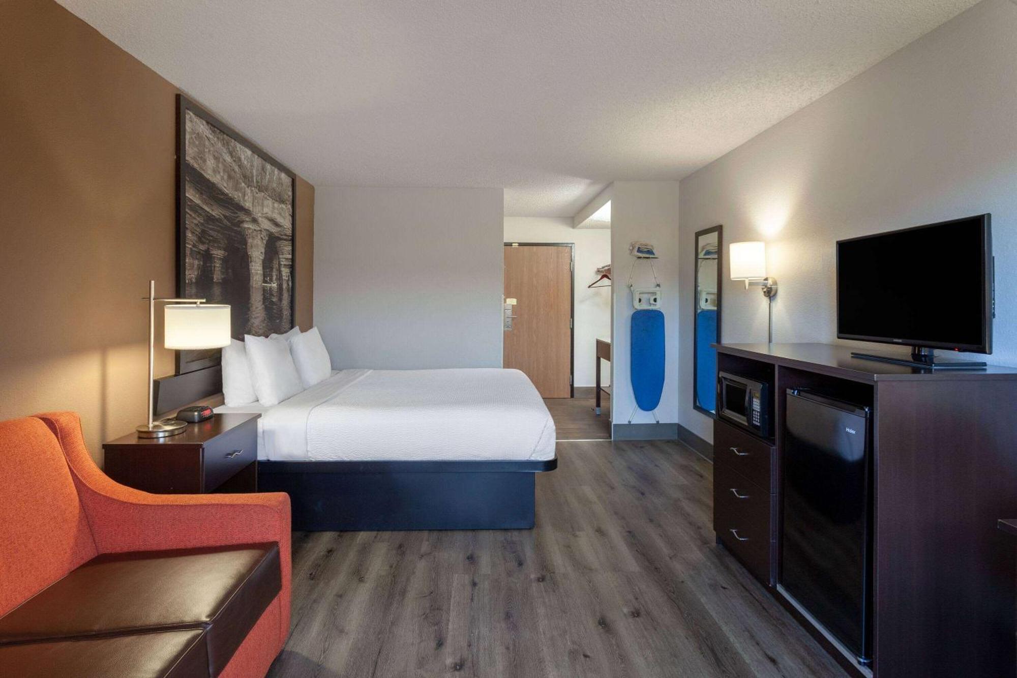 Super 8 By Wyndham Wausau Buitenkant foto